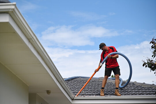 Gutter cleaning in Heathmont