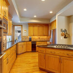 Top Paint Colors for Honey Oak Cabinets and Golden Oak