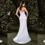 The Allure of a Minimalist Wedding Dress: Elegance and Elevation