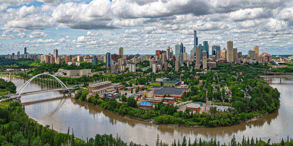 Residential Land Survey EdmontonTop 5 Signs You Need a Boundary Survey—Not Just a Map