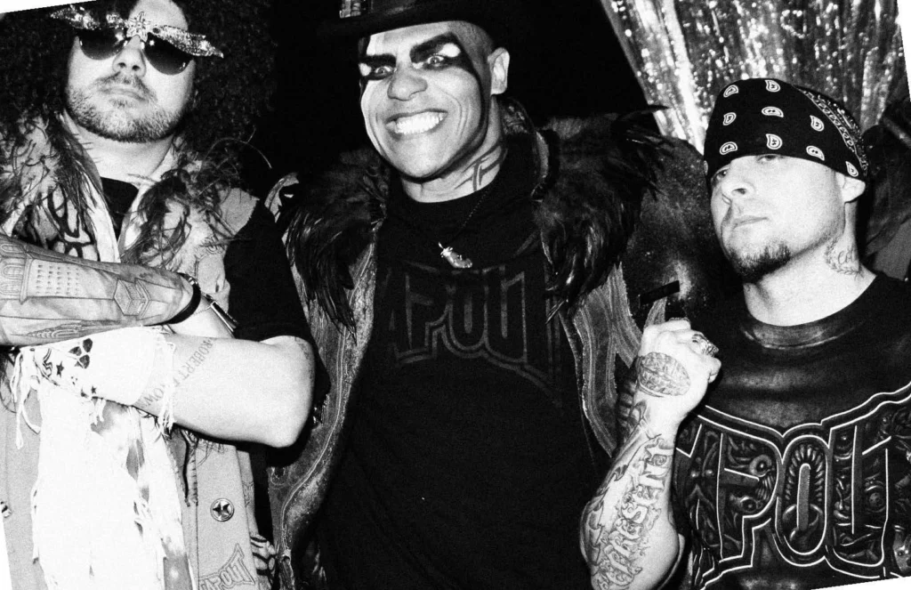 Tapout USA Fashion Statement Behind War